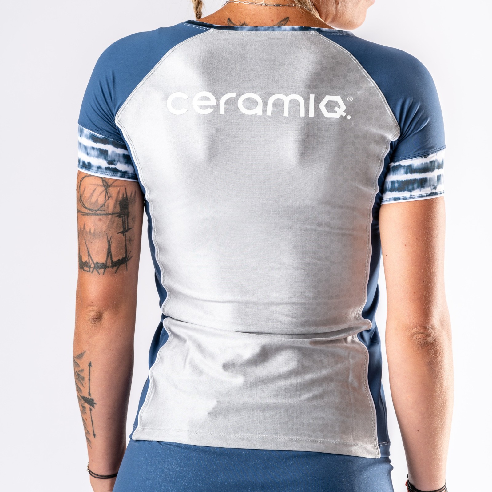 ROUND NECK FIT T-SHIRT