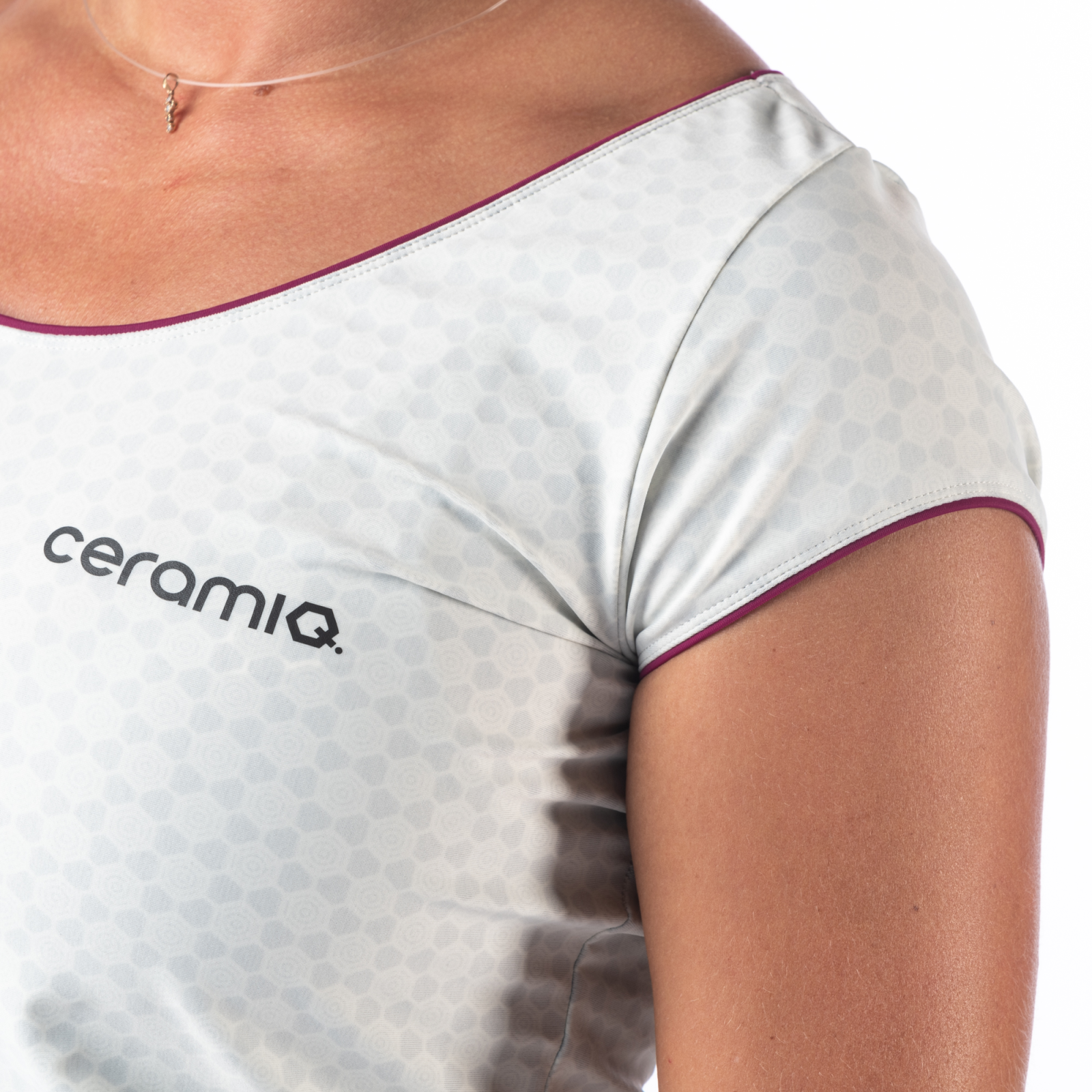 KURZÄRMLIGES T-SHIRT IM LOOSE-SCHNITT