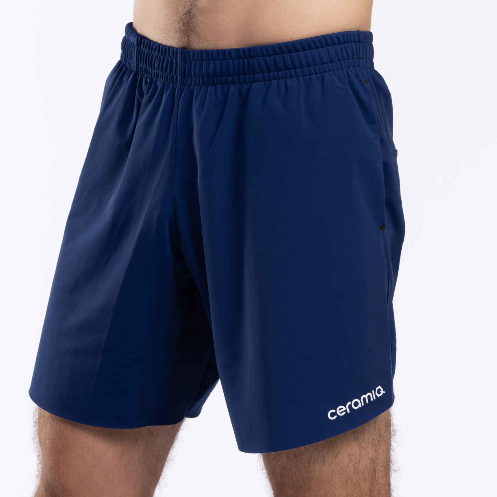 KURZE HOSE MIT SEITENTASCHEN